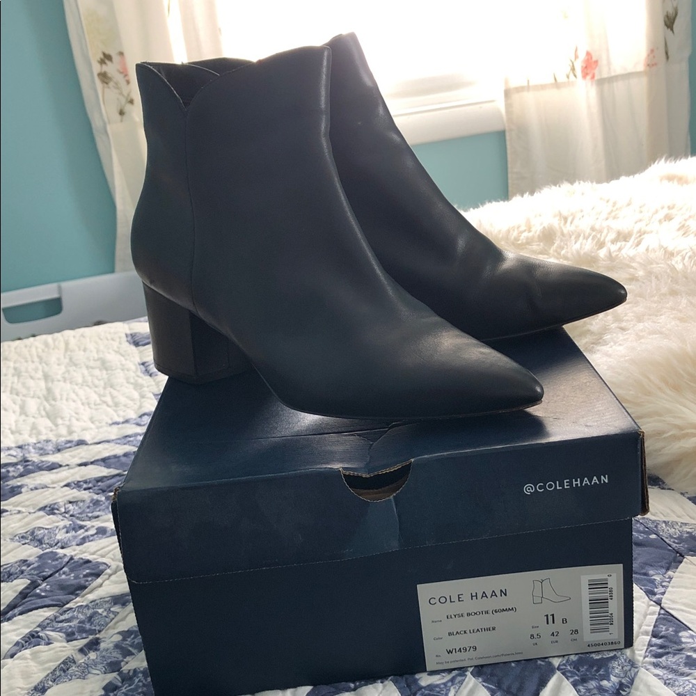 Cole Haan Women's Sleek Black Leather Elyse Ankle Booties size 11
